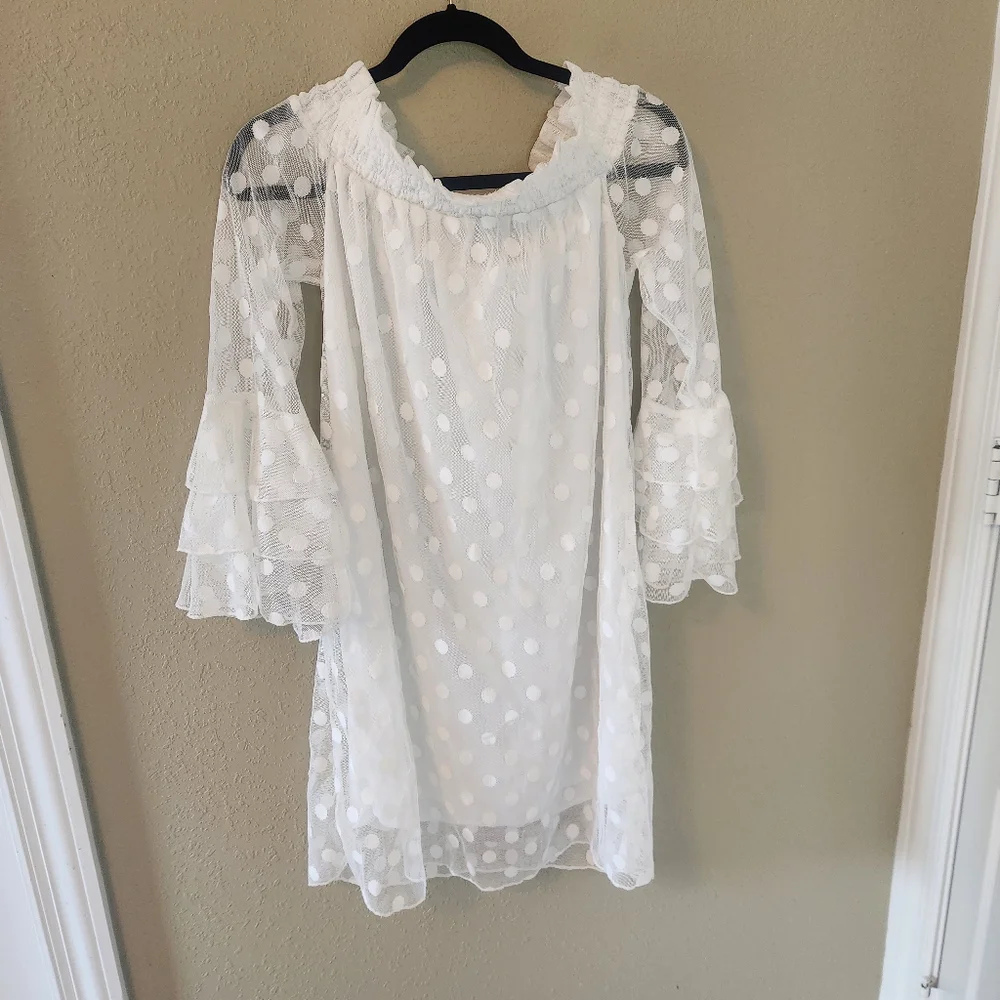 White polka dot bell sleeve dress. Stretchy collar that can be worn off shoulder - Picture 11 of 11